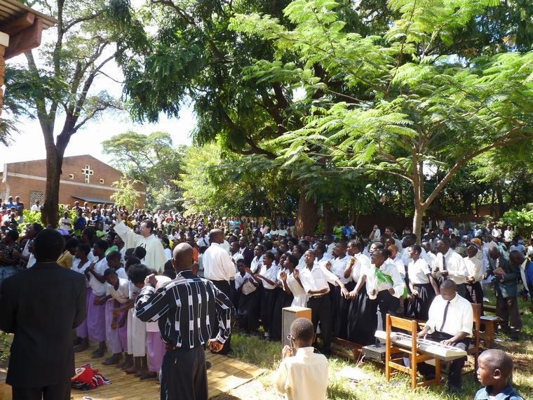Celebración de la Santa Misa en África
