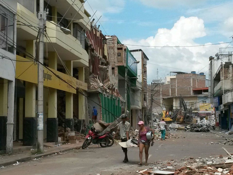 Edificios derrumbados en Portoviejo, una de las zonas afectadas en Ecuador. 
