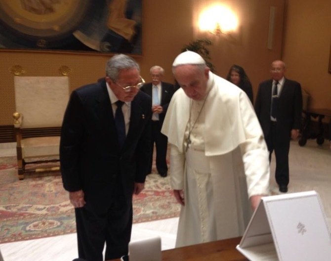 Raul Castro y Papa Francisco
