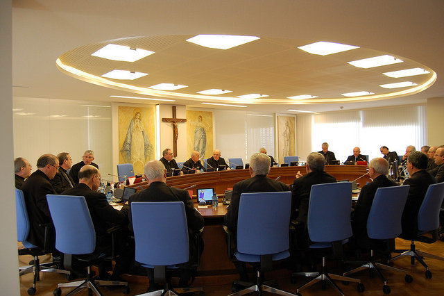 Reunión de la comisión permanente de obispos. 