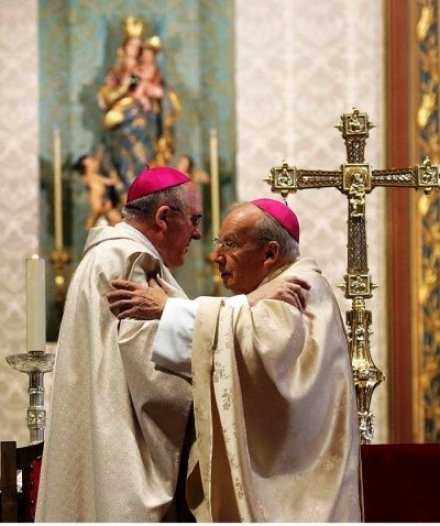 El cardenal Carlos Osoro y el prelado del Opus Dei, monseñor Javier Echevarría. 