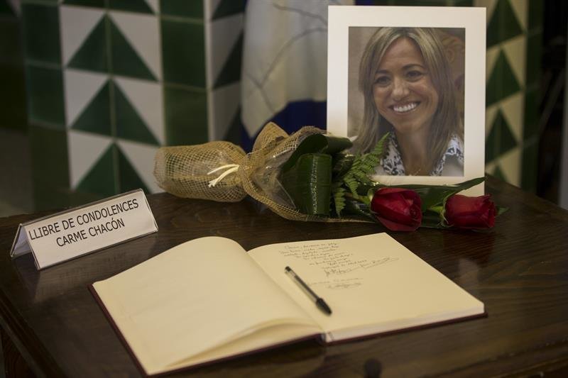 Libro de condolencias de Carme Chacón en el ayuntamiento de Esplugues de Llobregat. 