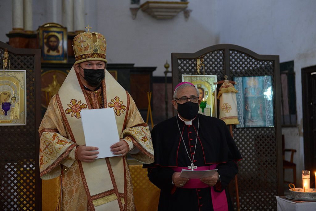 Mons. Nestor y D. Javier Martínez.
