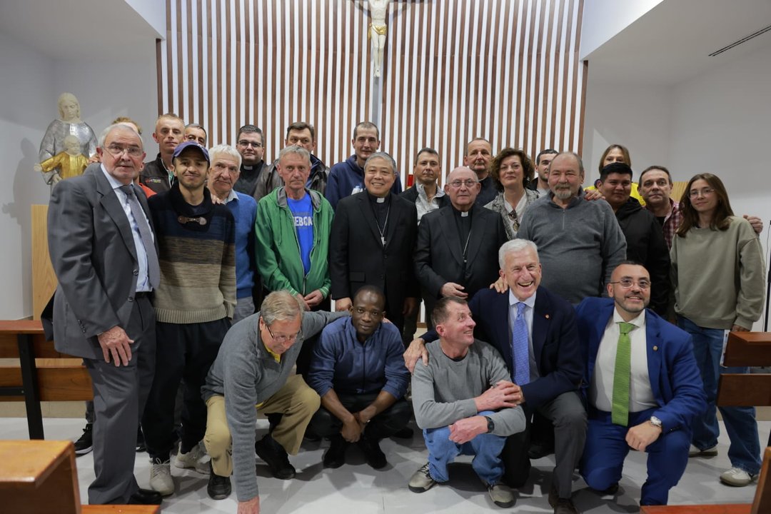 El Nuncio inaugura la Casa de Acogida de Cáritas en Villarreal  para 36 personas sin hogar.